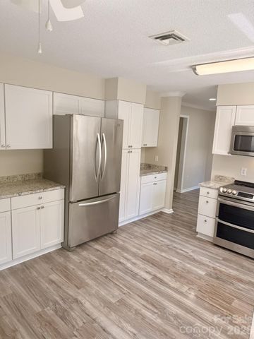 10 Laurel Place Drive, Asheville, NC 28803