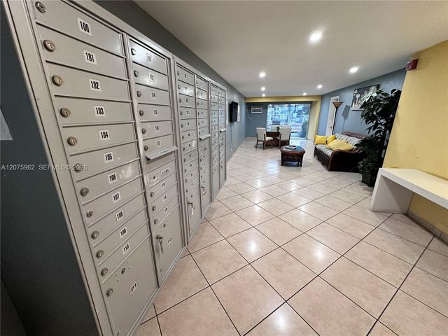 13105 Ixora Court 112, North Miami, FL 33181