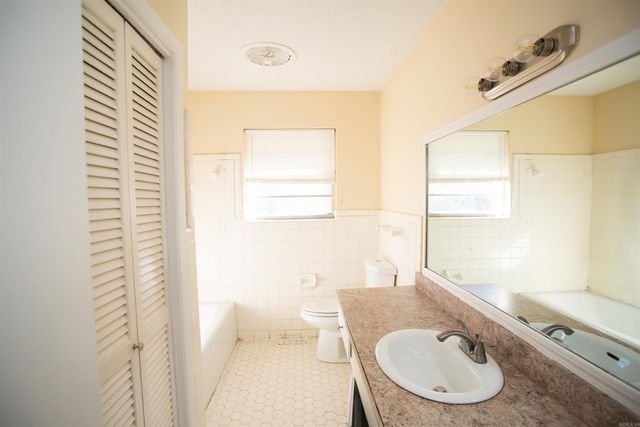 5601 Bliss Cir, Little Rock, AR 72209