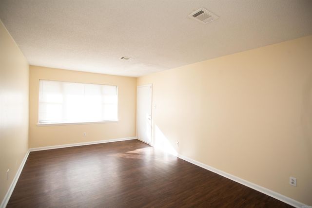 5601 Bliss Cir, Little Rock, AR 72209