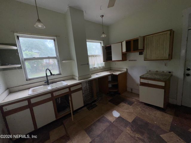 115 W 4TH Street, Jacksonville, FL 32206