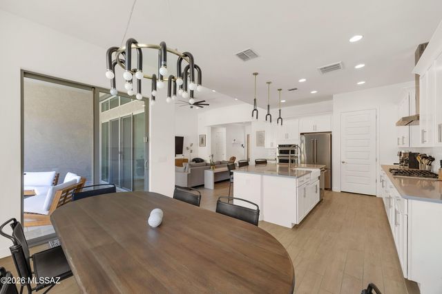 13477 N Mariposa Lily Drive, Oro Valley, AZ 85755