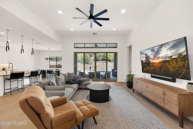 13477 N Mariposa Lily Drive, Oro Valley, AZ 85755