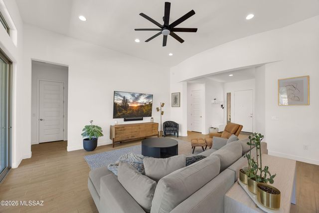 13477 N Mariposa Lily Drive, Oro Valley, AZ 85755