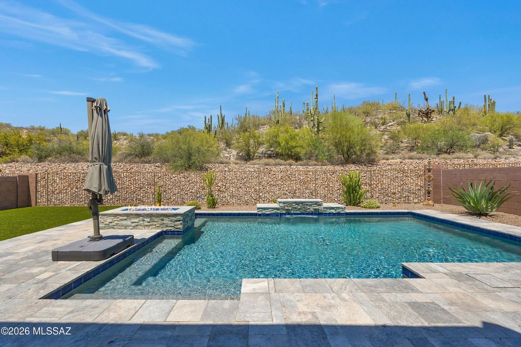 13477 N Mariposa Lily Drive, Oro Valley, AZ 85755