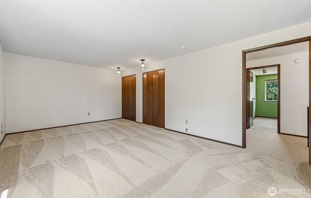 32105 2nd Avenue SW, Federal Way, WA 98023
