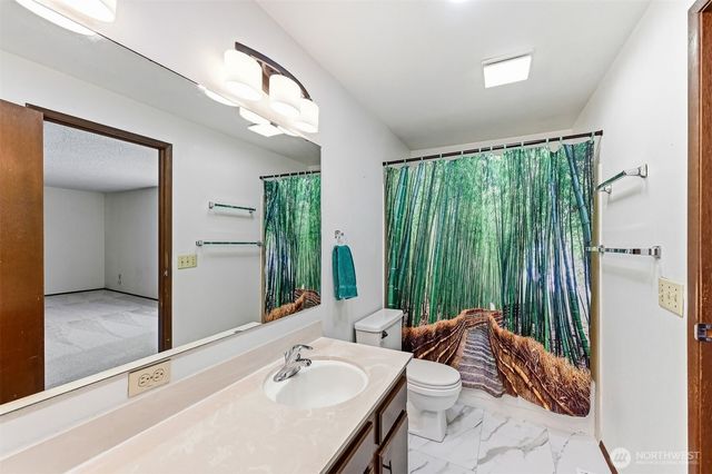 32105 2nd Avenue SW, Federal Way, WA 98023