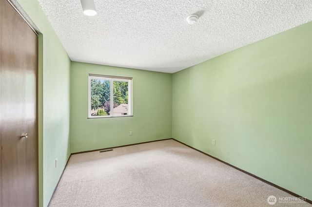 32105 2nd Avenue SW, Federal Way, WA 98023