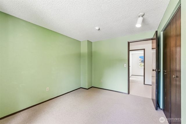 32105 2nd Avenue SW, Federal Way, WA 98023
