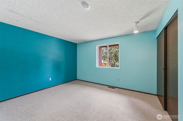 32105 2nd Avenue SW, Federal Way, WA 98023