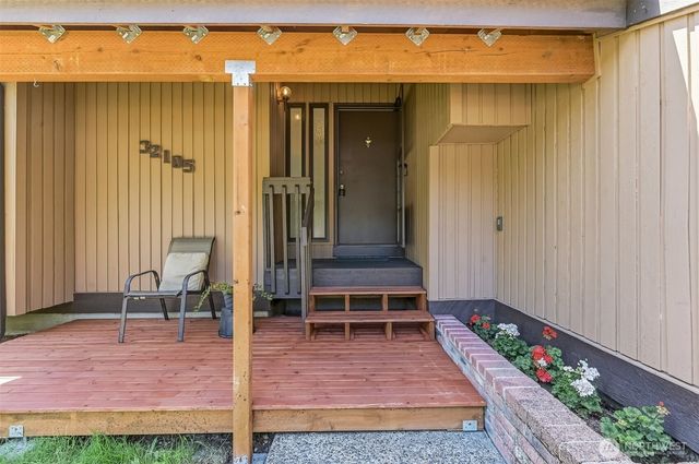 32105 2nd Avenue SW, Federal Way, WA 98023