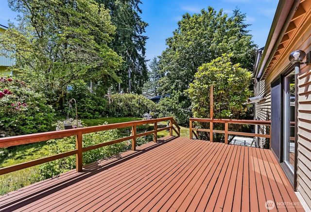 32105 2nd Avenue SW, Federal Way, WA 98023