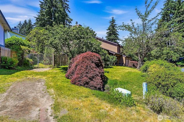 32105 2nd Avenue SW, Federal Way, WA 98023
