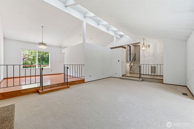 32105 2nd Avenue SW, Federal Way, WA 98023