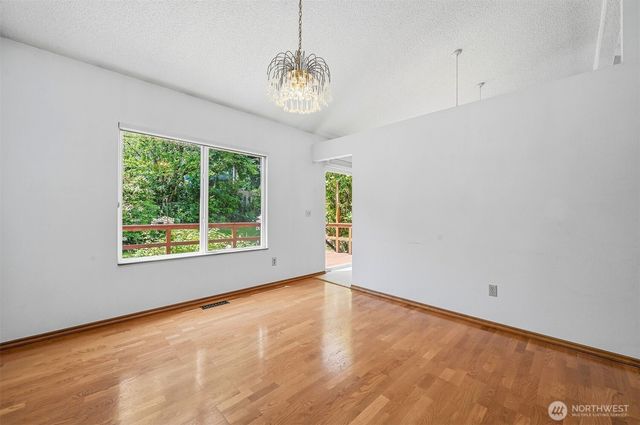 32105 2nd Avenue SW, Federal Way, WA 98023