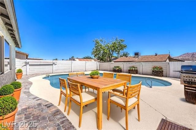 1009 Greenbank Street, Las Vegas, NV 89110