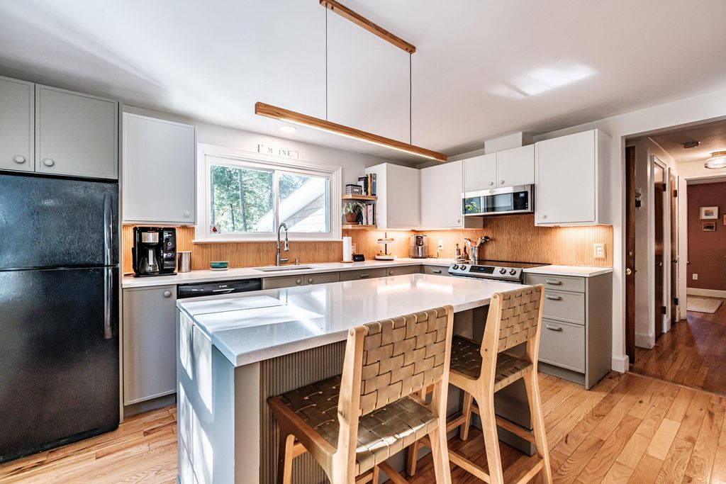 11 Graham Terrace, Portland, ME 04103 — photo 3