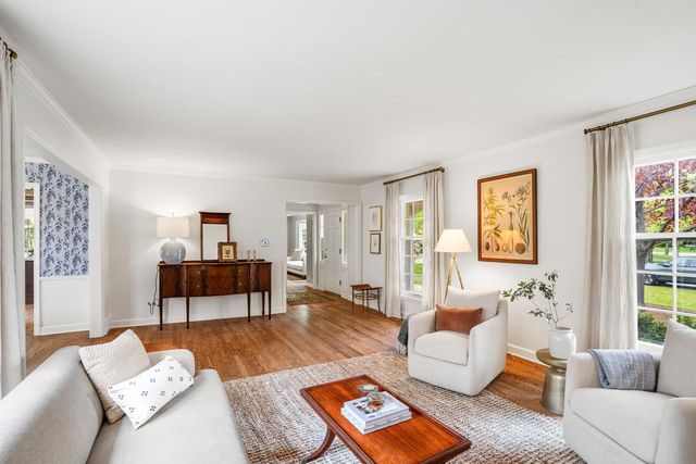257 Suburban DRIVE, Fox Point, WI 53217