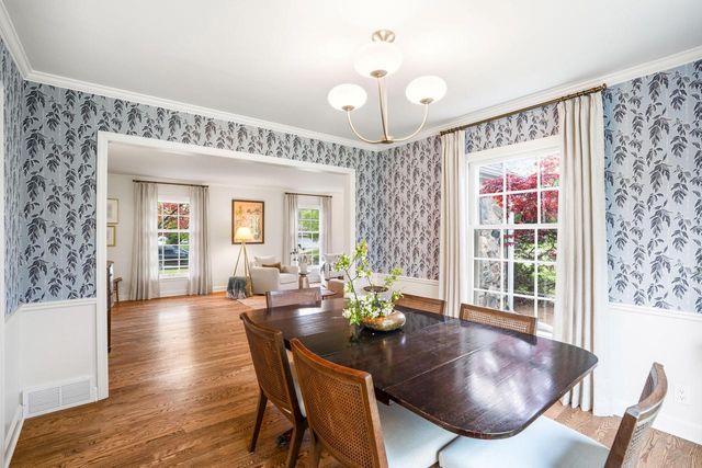 257 Suburban DRIVE, Fox Point, WI 53217