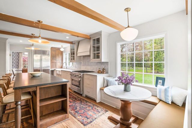 257 Suburban DRIVE, Fox Point, WI 53217