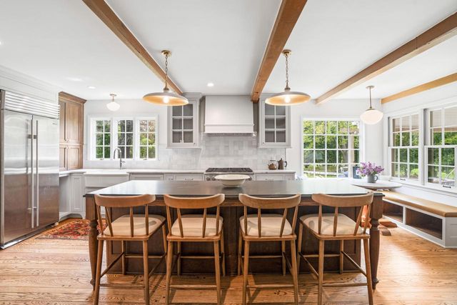 257 Suburban DRIVE, Fox Point, WI 53217