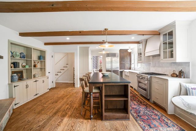 257 Suburban DRIVE, Fox Point, WI 53217