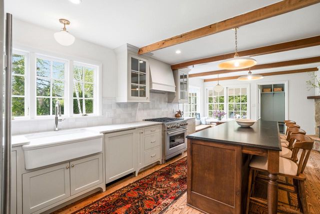 257 Suburban DRIVE, Fox Point, WI 53217