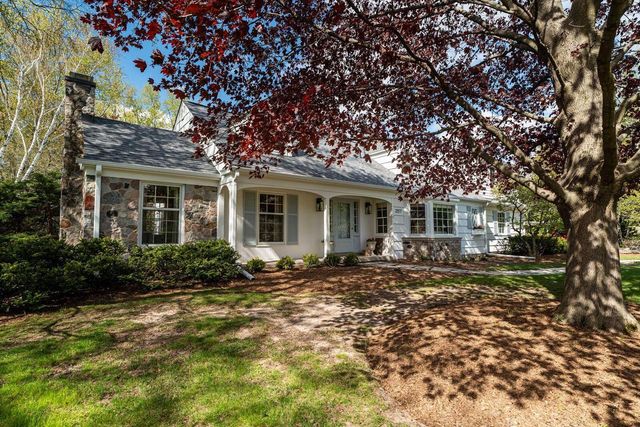257 Suburban DRIVE, Fox Point, WI 53217
