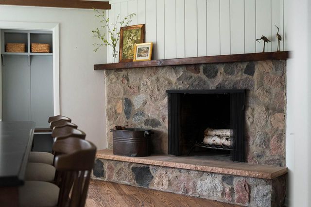 257 Suburban DRIVE, Fox Point, WI 53217
