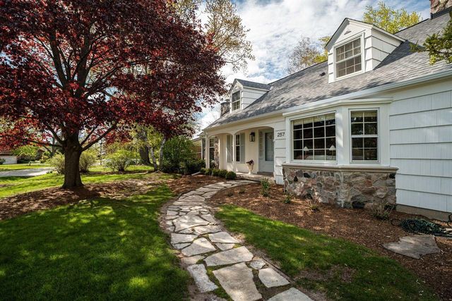 257 Suburban DRIVE, Fox Point, WI 53217