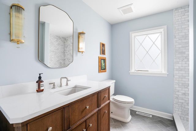 257 Suburban DRIVE, Fox Point, WI 53217