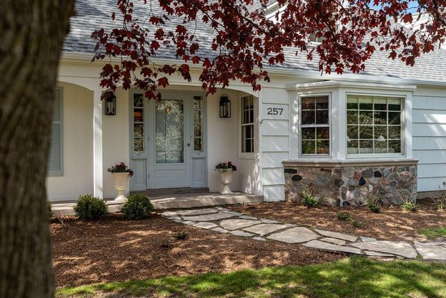 257 Suburban DRIVE, Fox Point, WI 53217
