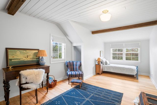 257 Suburban DRIVE, Fox Point, WI 53217