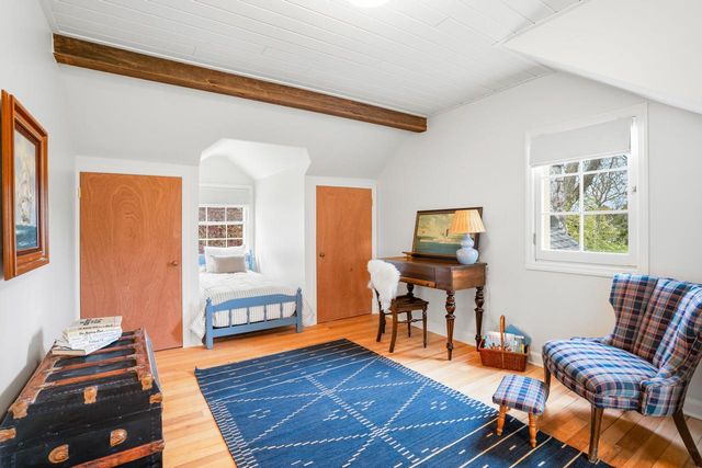 257 Suburban DRIVE, Fox Point, WI 53217