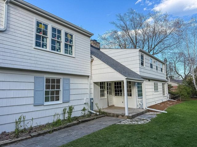 257 Suburban DRIVE, Fox Point, WI 53217