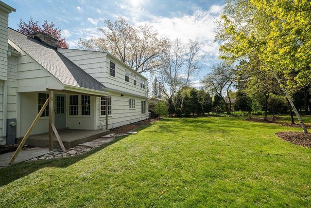 257 Suburban DRIVE, Fox Point, WI 53217