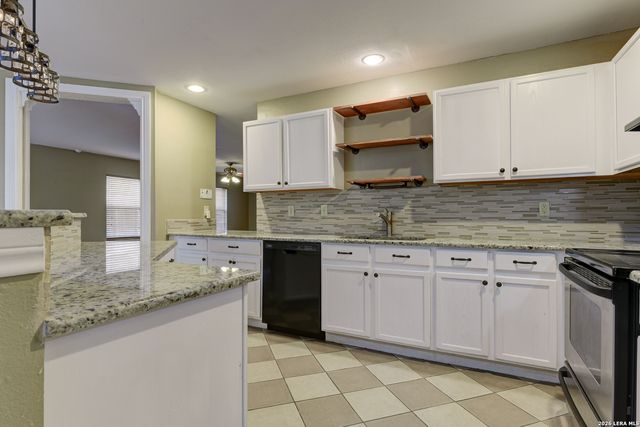 7427 Northallerton, Converse, TX 78109