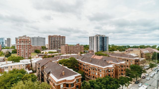 3930 N Pine Grove Avenue 1205, Chicago, IL 60613