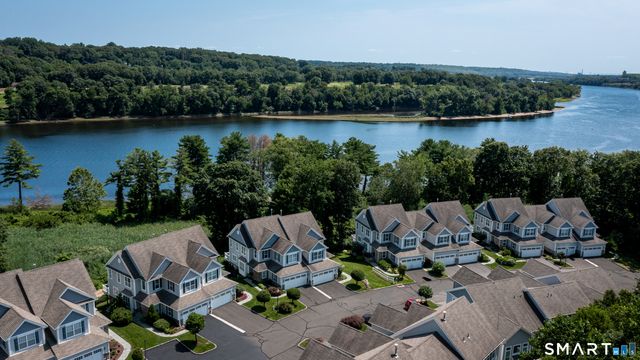 560 River Road 16, Shelton, CT 06484