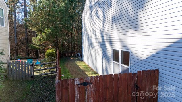 3121 Crosswind Drive, Fort Mill, SC 29707