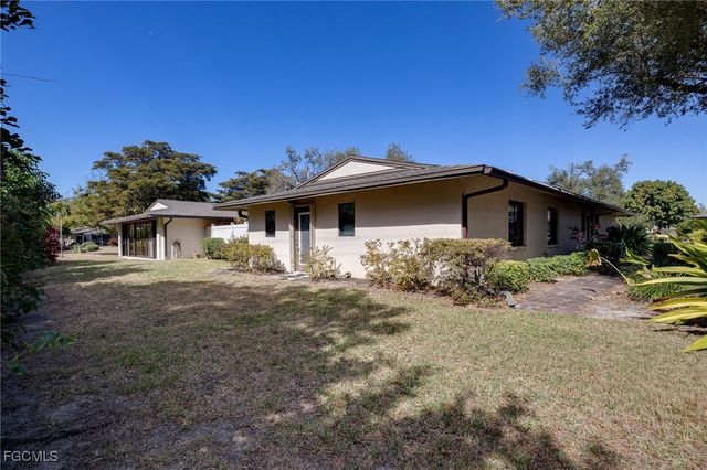 5824 Wild Fig LN, Fort Myers, FL 33919