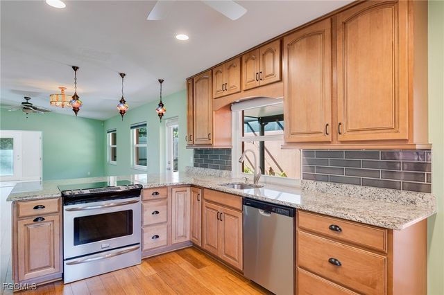 5824 Wild Fig LN, Fort Myers, FL 33919