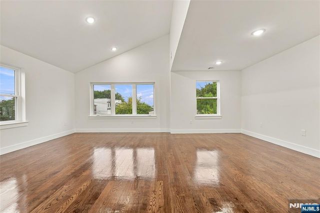 543 13th Avenue 1, Newark, NJ 07103