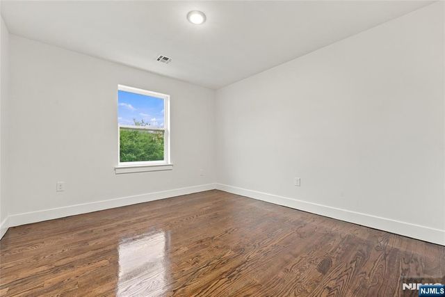543 13th Avenue 1, Newark, NJ 07103