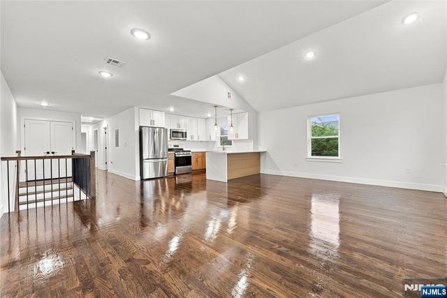 543 13th Avenue 1, Newark, NJ 07103