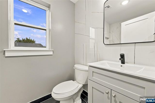 543 13th Avenue 1, Newark, NJ 07103