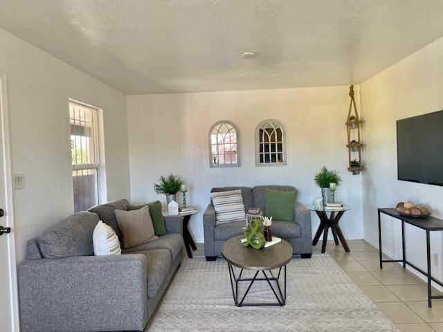1809 Girard Boulevard SE, Albuquerque, NM 87106