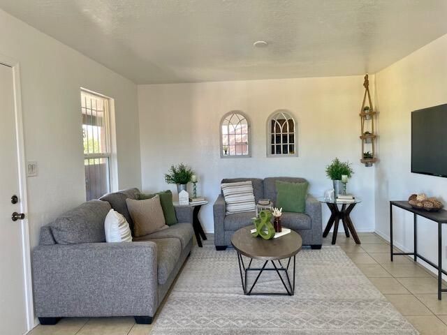 1809 Girard Boulevard SE, Albuquerque, NM 87106