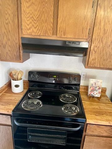 1809 Girard Boulevard SE, Albuquerque, NM 87106