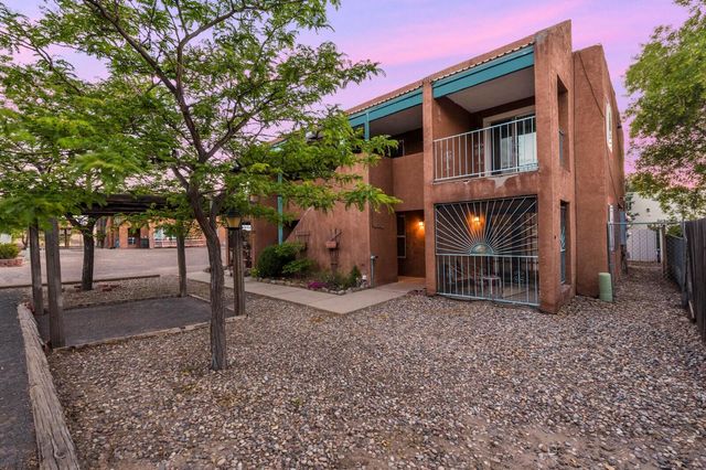 1809 Girard Boulevard SE, Albuquerque, NM 87106